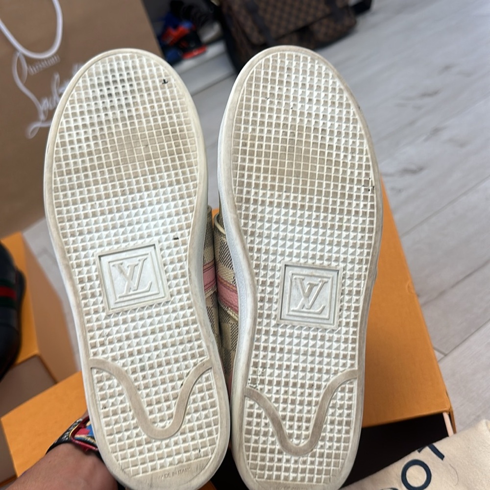 Louis Vuitton women sneaker - Picture 10 of 13